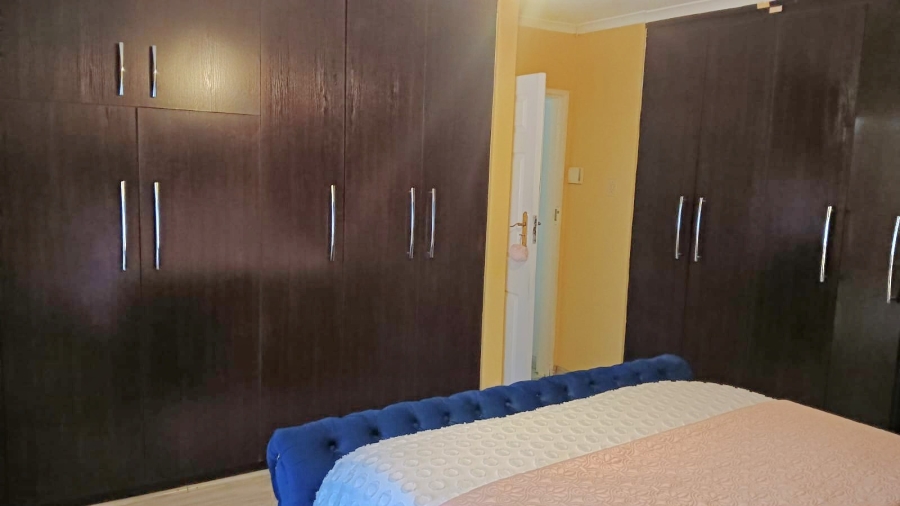 4 Bedroom Property for Sale in Beacon Bay Eastern Cape